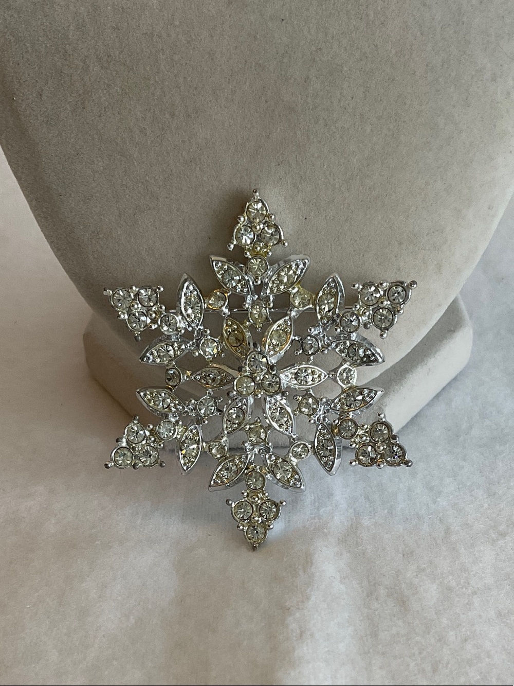 Sarah Coventry Silver and Clear Crystal Snowflake Brooch
